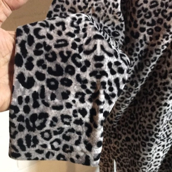Jason Maxwell Leopard Print Blouse Lg. - Picture 4 of 7